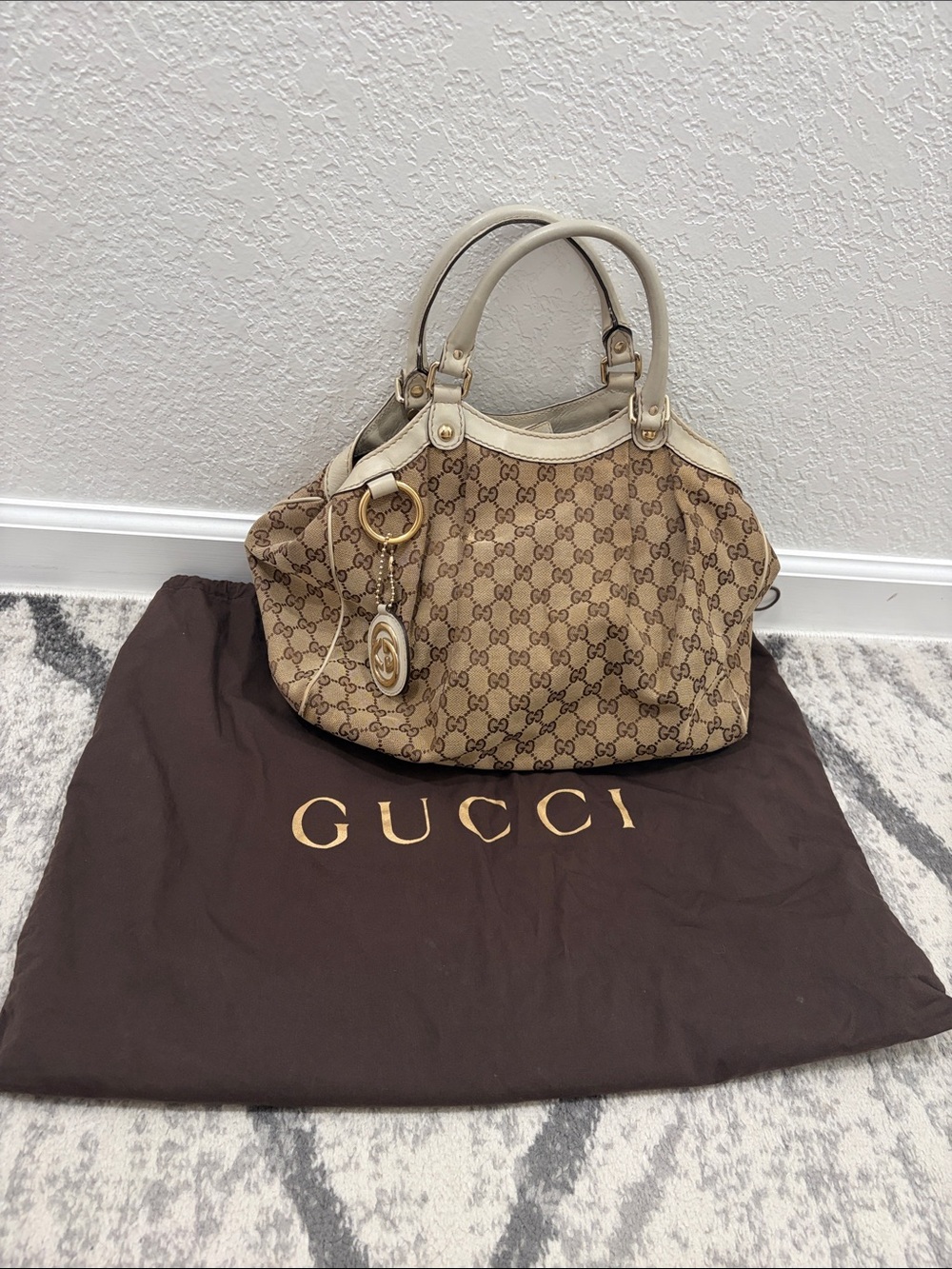 Vintage Women’s Gucci purse shoulder